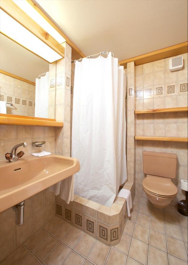 פלימס Arena Guesthouse מראה חיצוני תמונה